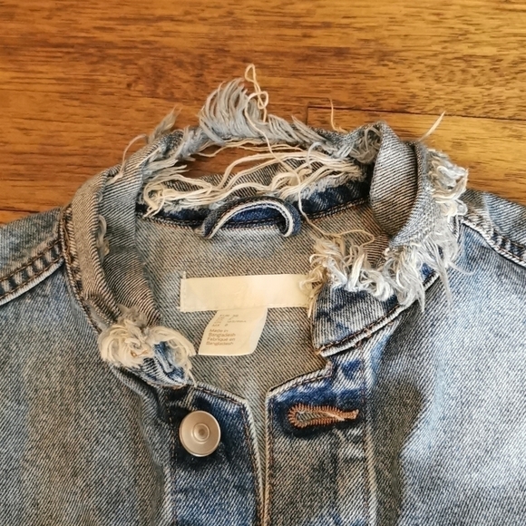 H&M Highly Distressed Faded Denim Jacket 8 - Picture 3 of 7